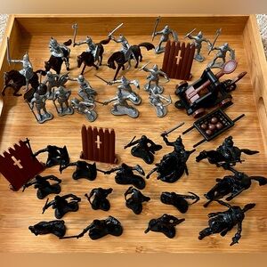 Plastic KNIGHT ARMY MEN w/ horses & catapult Medieval Military Siege of War set
